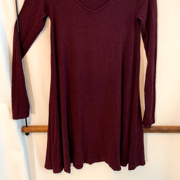 Garage v-neck long sleeve maroon dress - Picture 1 of 3